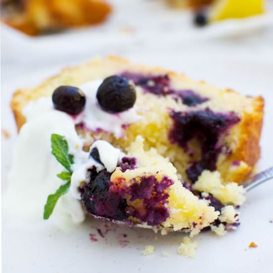Sticky blueberry lemon curd cake
