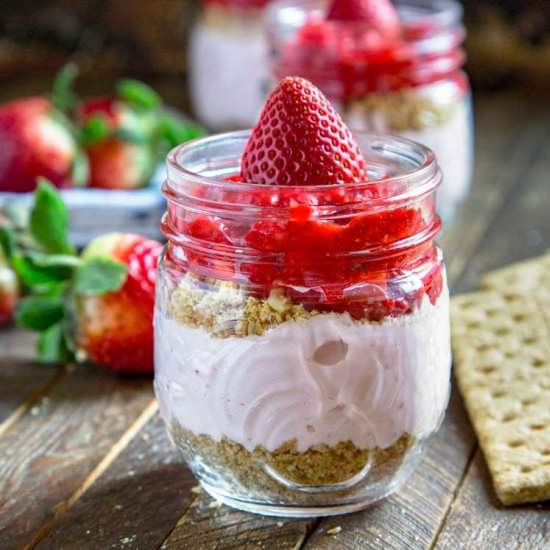 No Bake Strawberry Cheesecake Cups