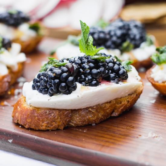 Blackberry Burrata Mint Crostini