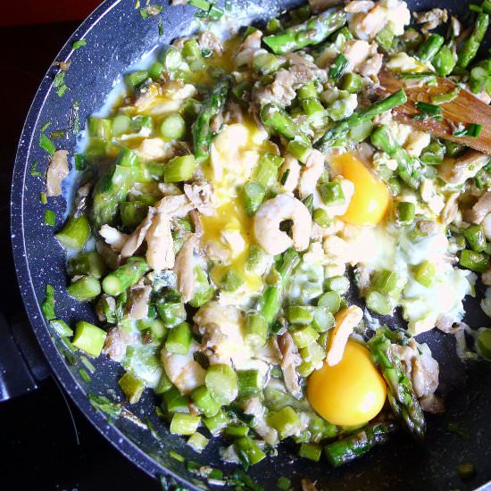 Eggs Scrambled with Asparagus