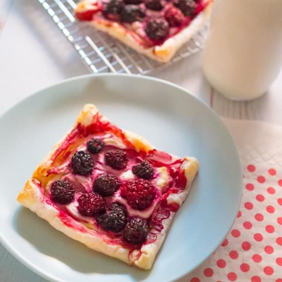 4 ingredient berry tarts