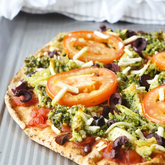 SKINNY PESTO CHICKEN PIZZA