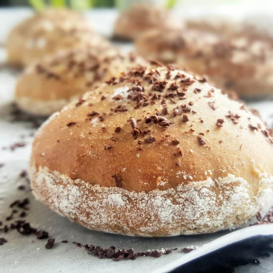 Orange-scented oven baked donuts