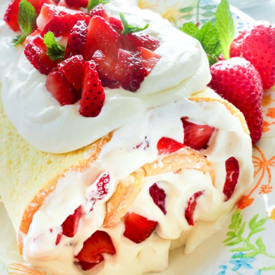 Easy Strawberry Cake Roll