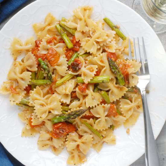 Roasted Tomato and Asparagus Pasta