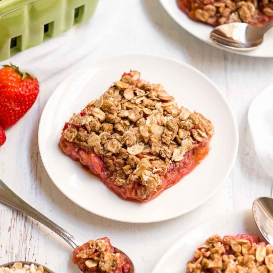 Healthy Strawberry Rhubarb Crumble