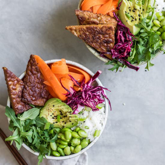 ginger tempeh poke bowl