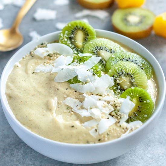 Mango Kiwi Smoothie Bowl