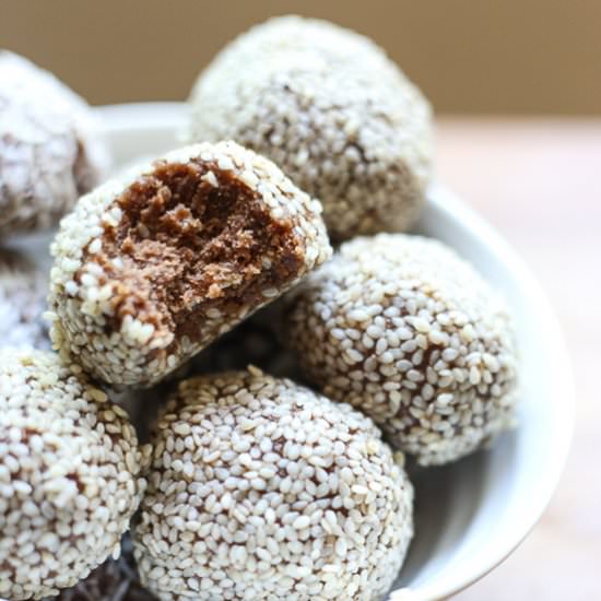 Chocolate Tahini Energy Balls
