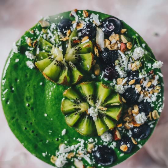 SUPER GREEN SPINACH BANANA SMOOTHIE