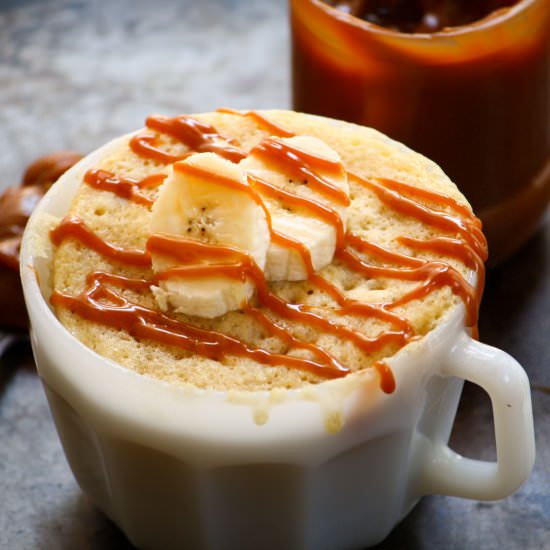 Banana mug cake with dulce de leche
