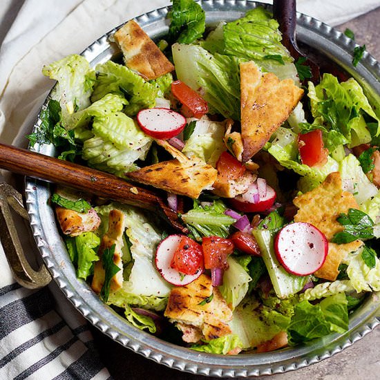 Fattoush Recipe (Lebanese salad)