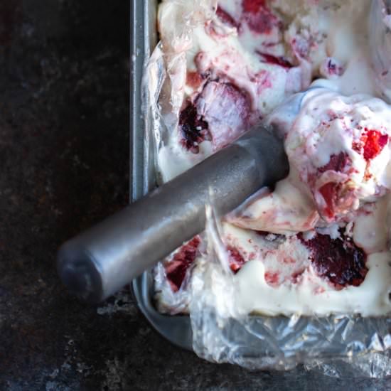 ROASTED STRAWBERRY ICE CREAM