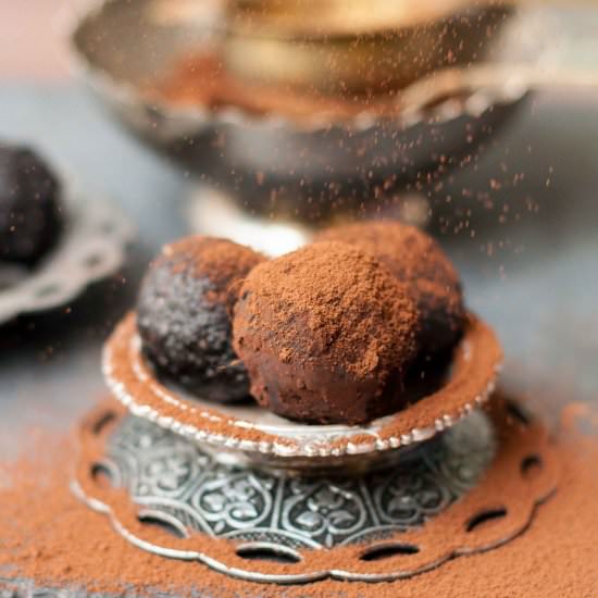 Healthy Chocolate Bliss Balls