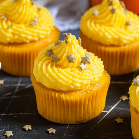 Mango and Pineapple Cupcakes