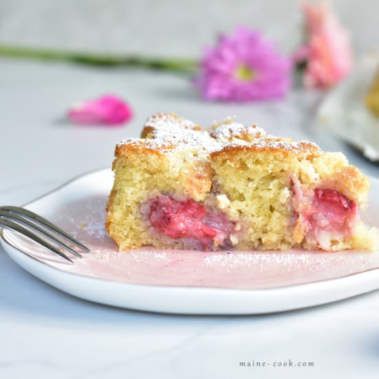 Coconut Cake with Strawberries
