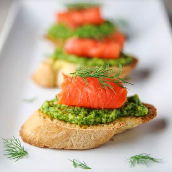 Smoked Salmon Avocado Dill Crostini