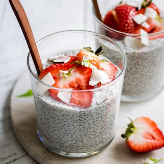 Coconut chia pudding