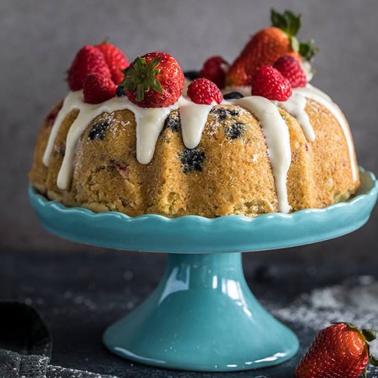 Instant Pot Berry Vanilla Cake