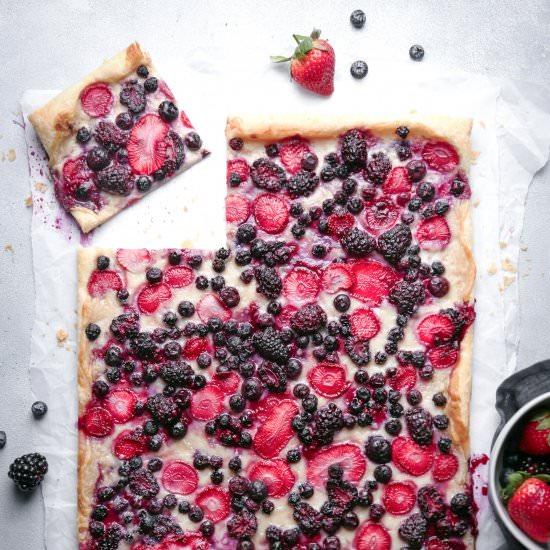 Easy Berry Puff Pastry Tart