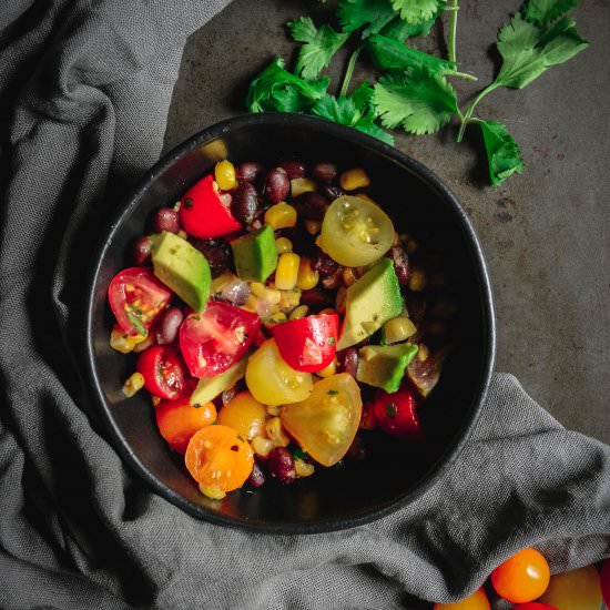 tomato salad with corn and beans