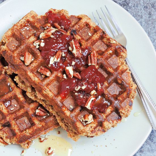 Oat waffles with pecans