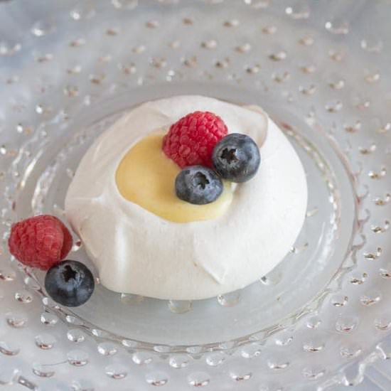 Meringue Nests with Lemon Curd