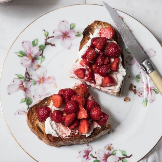 Strawberry Balsamic Ricotta Toast