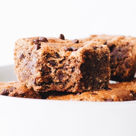 Chocolate Chip Hazelnut Blondies