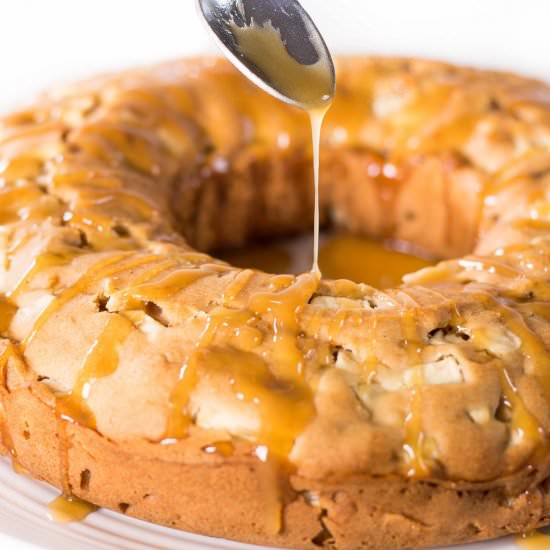 Apple coffee cake with caramel
