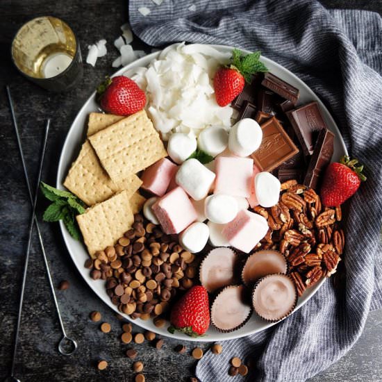 How to Host an Epic S’mores Party
