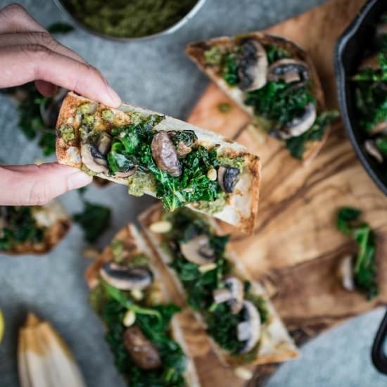 Pesto with kale and mushrooms