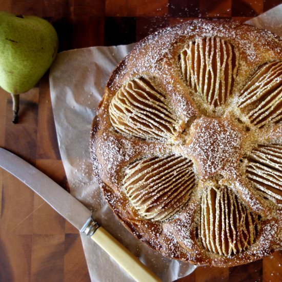 Lemon scented Pear Tea Cake