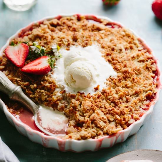 Apricot Strawberry Rhubarb Crisp