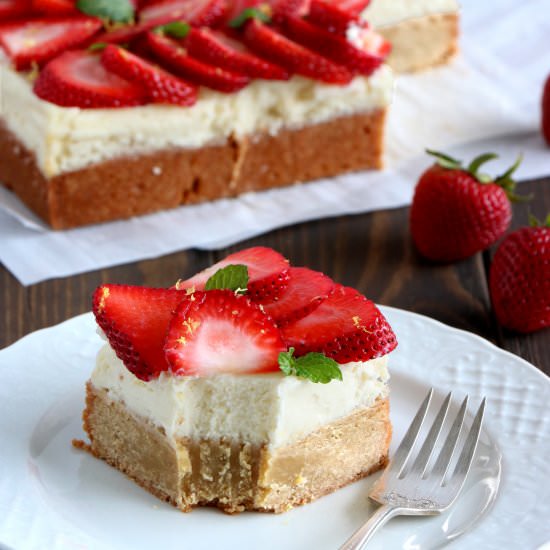 Strawberry Cheesecake Blondies