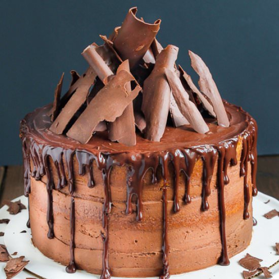 Vanilla Cake with Chocolate Butterc