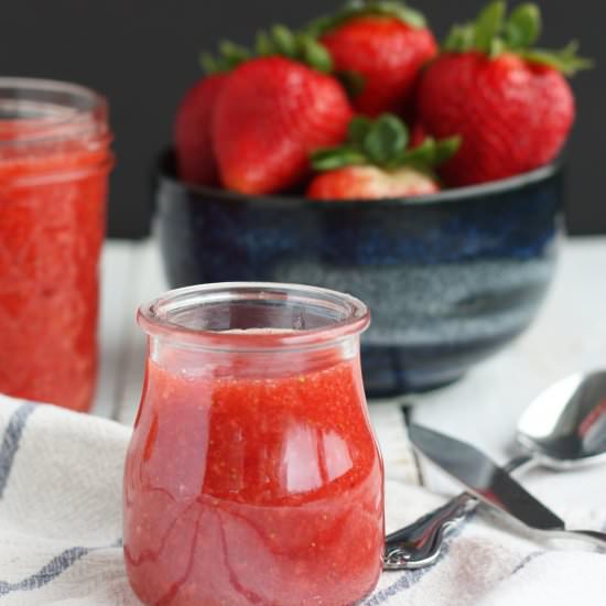 THREE-INGREDIENT STRAWBERRY FREEZER