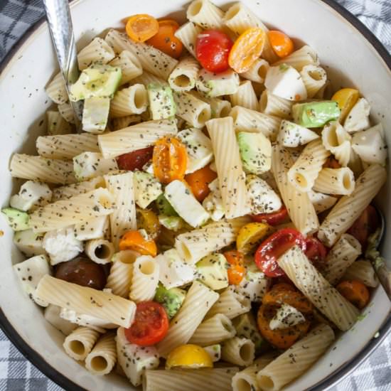 Summer Avocado & Tomato Pasta Salad