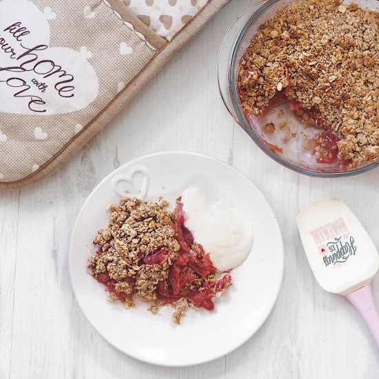 Healthy Rhubarb Crumble