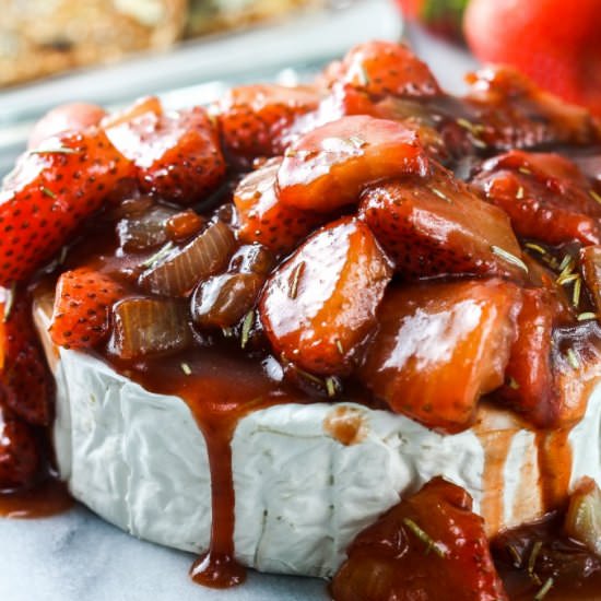 Easy Brie Appetizer with Strawberri