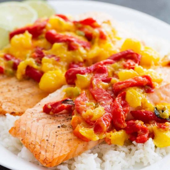 Salmon with Mango and Red Pepper