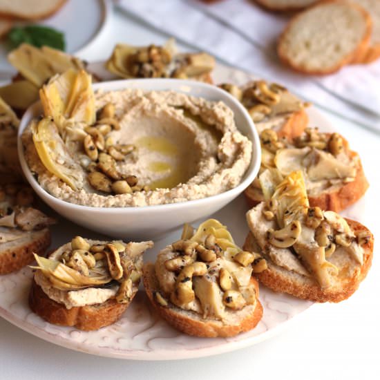 Artichoke crostini with hummus