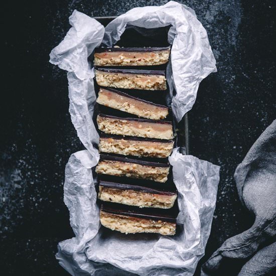 Healthy Chocolate Caramel Slice
