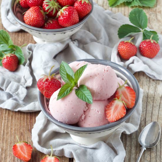 strawberry ice cream