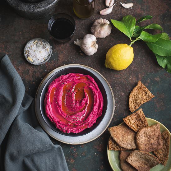 Roast beetroot hummus