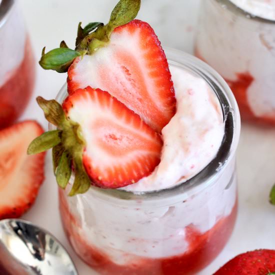 Three-Ingredients Strawberry Mousse