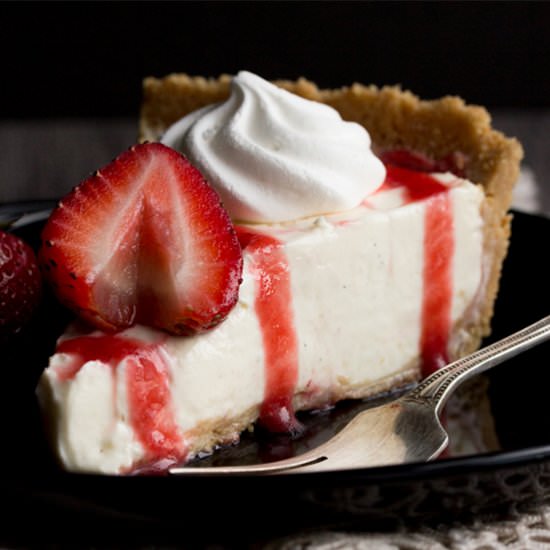 Easy Vanilla Strawberry Cheesecake