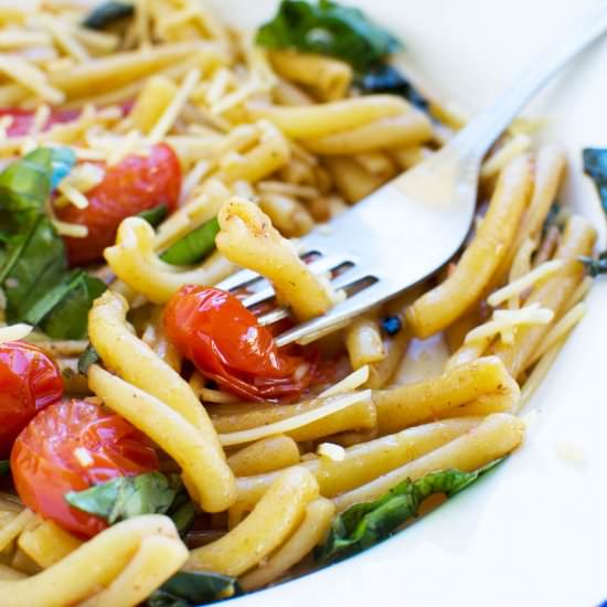 12-minute cherry tomato pasta