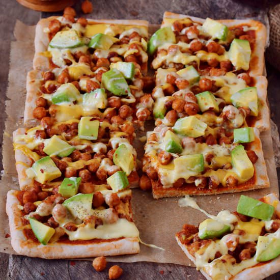 Avocado chickpea pizza