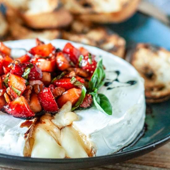 GRILLED BRIE & BALSAMIC STRAWBERRY